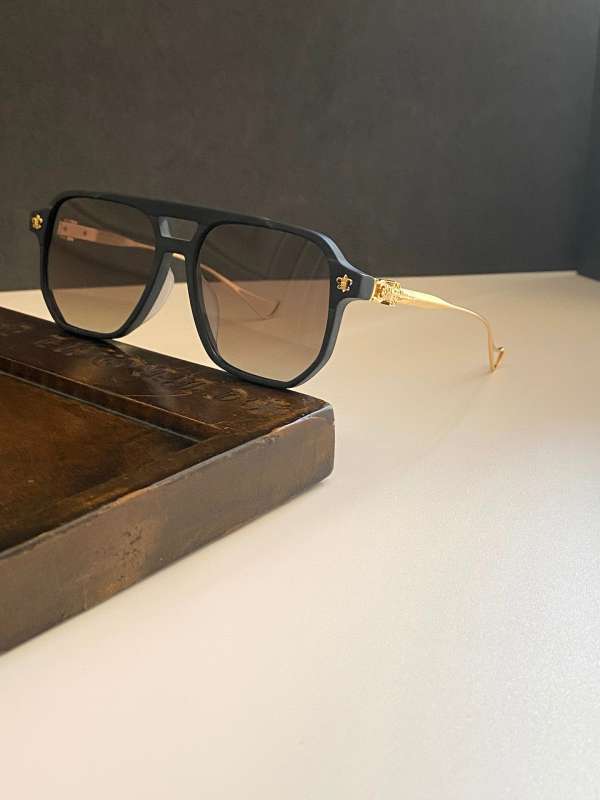 Picture of Chrome Hearts Sunglasses _SKUfw52080631fw